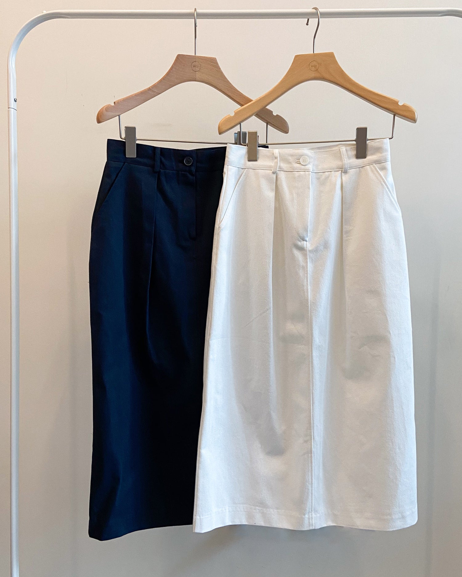 基礎微傘打褶綿長裙 Pleated midi cotton skirt