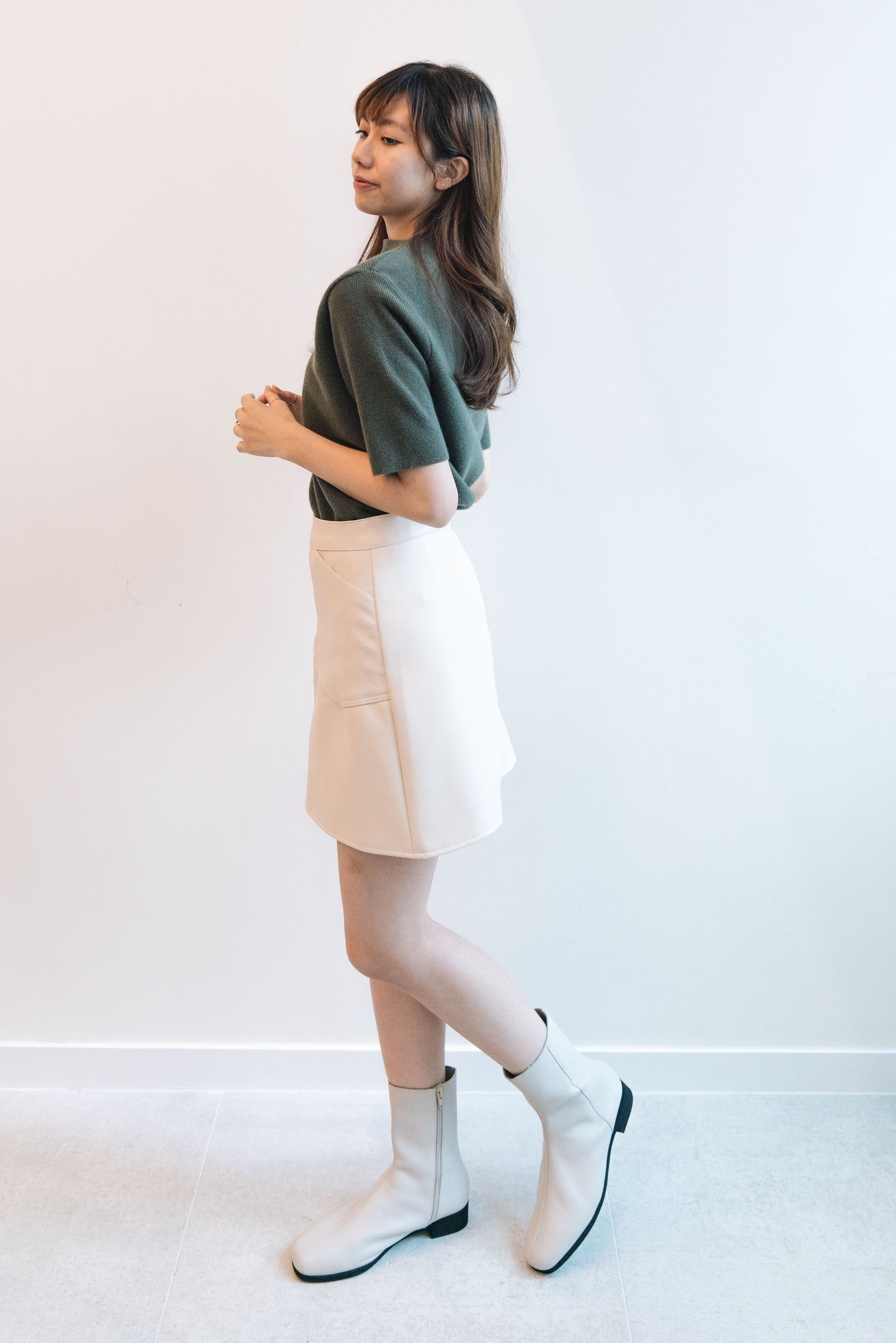 前雙口袋短皮裙 Pocket leather skirt