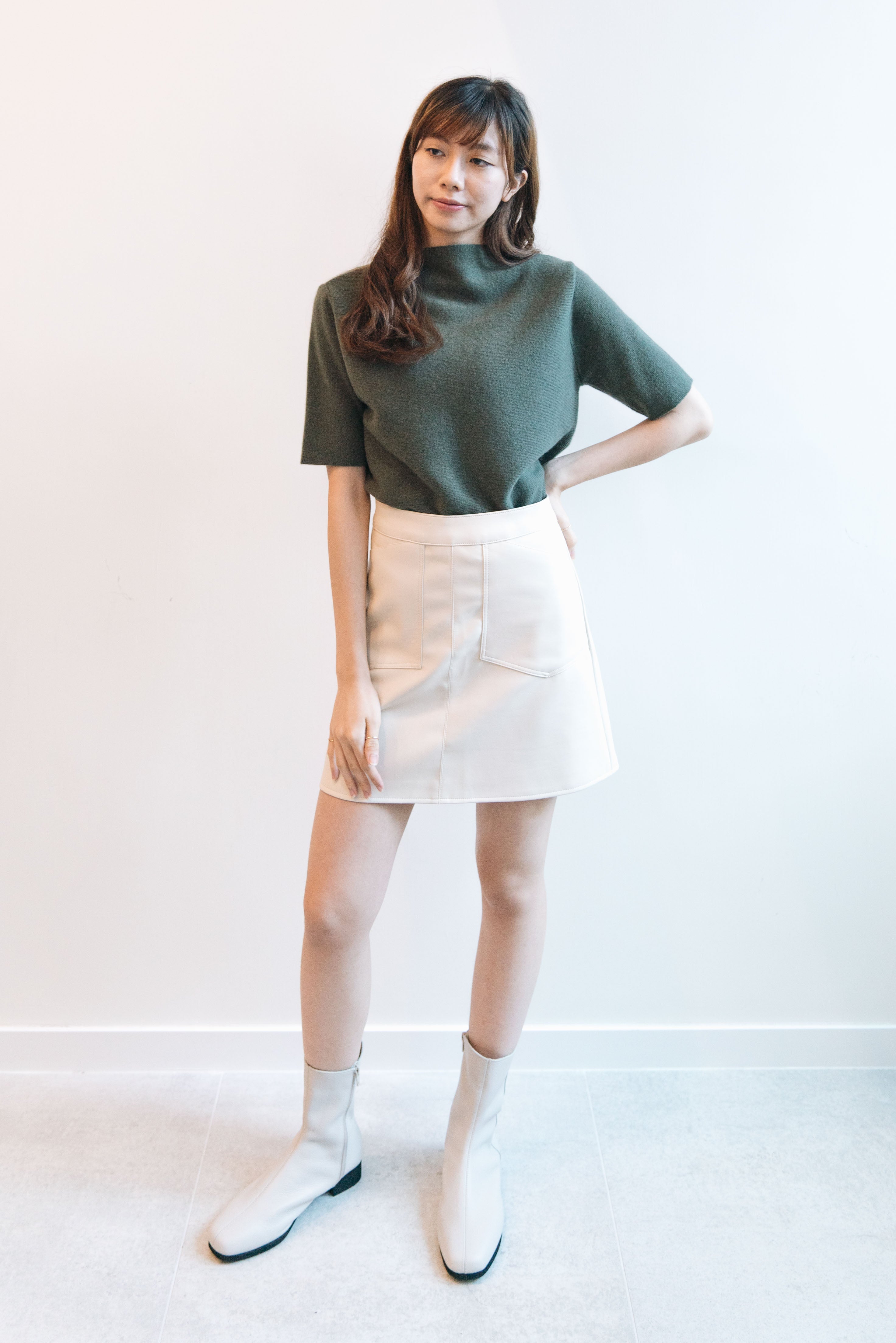 前雙口袋短皮裙 Pocket leather skirt