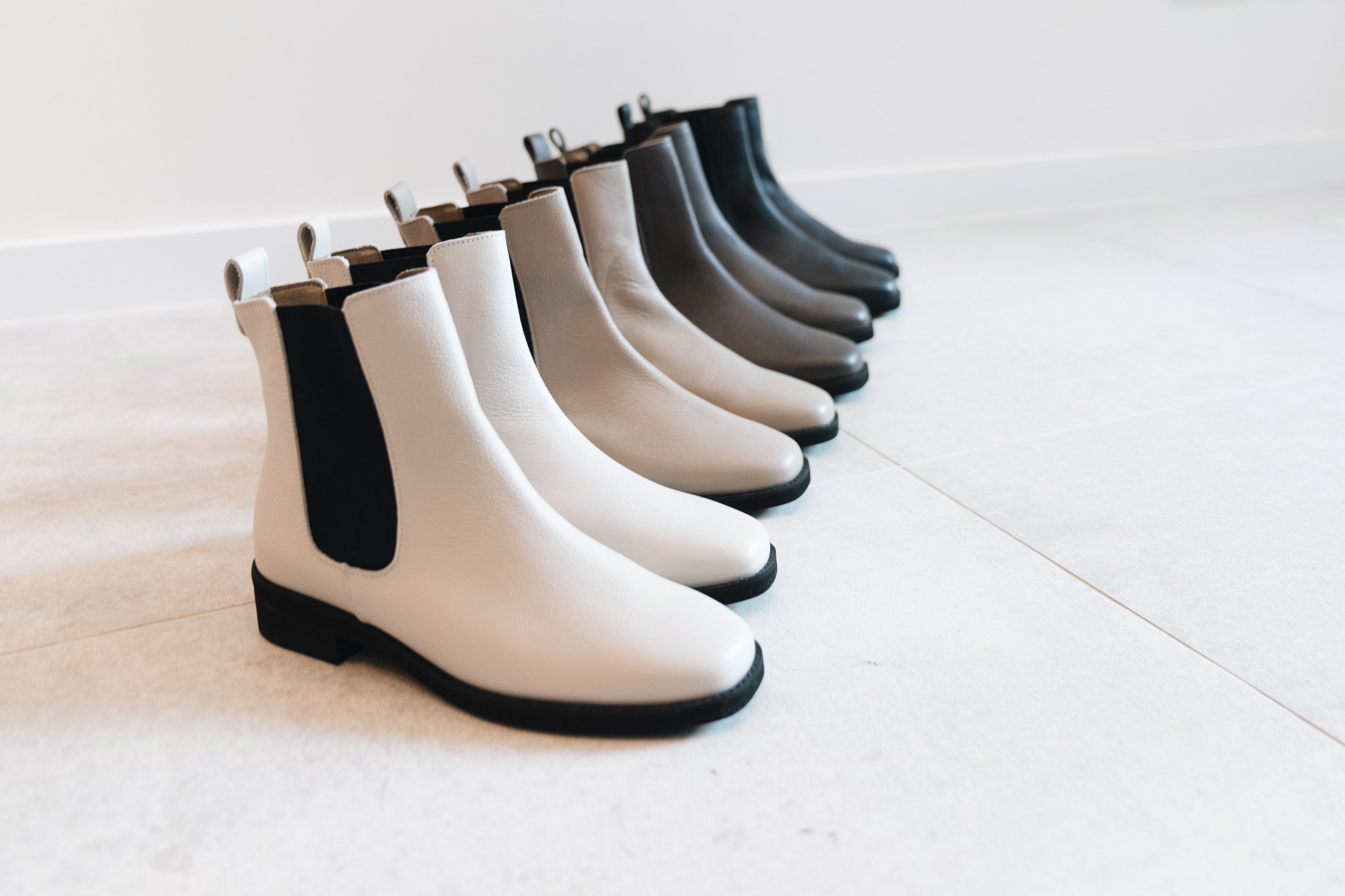 Chelsea Boots - Smoky White