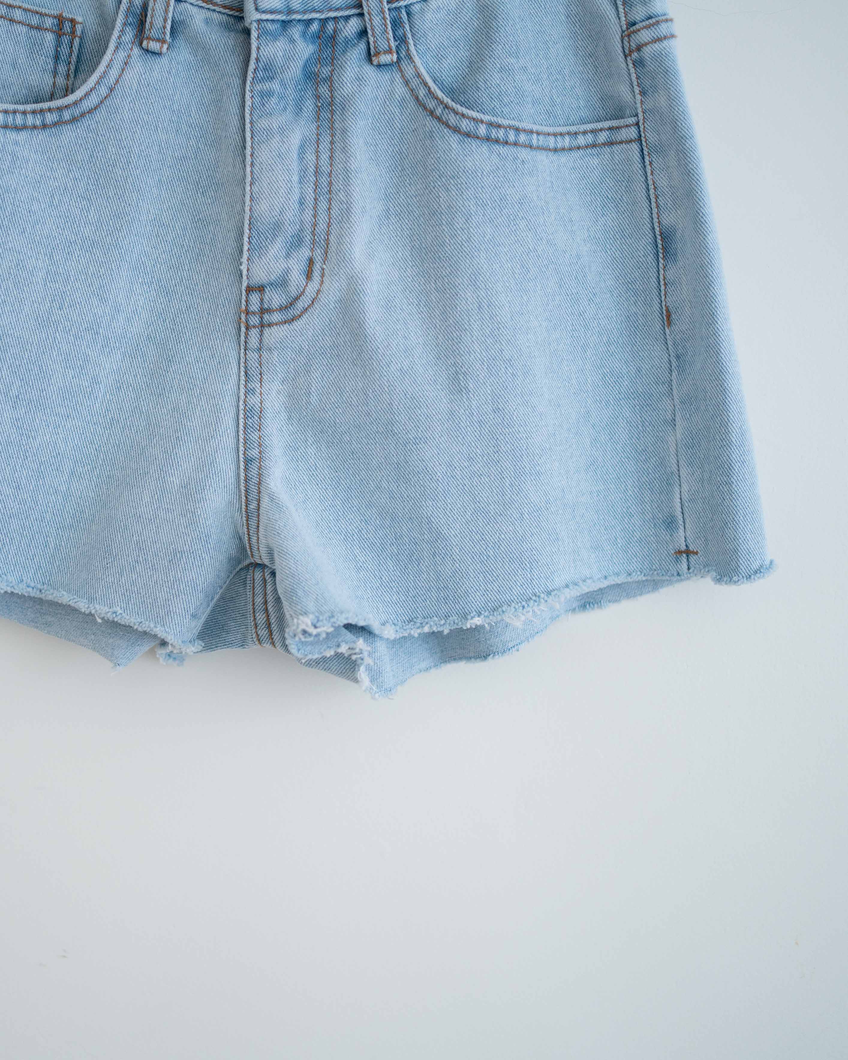 熱賣回歸! 基礎顯瘦淺藍牛仔短褲 Comfy denim shorts