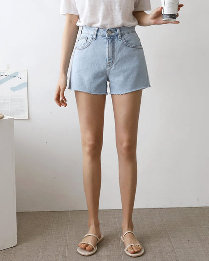 熱賣回歸! 基礎顯瘦淺藍牛仔短褲 Comfy denim shorts